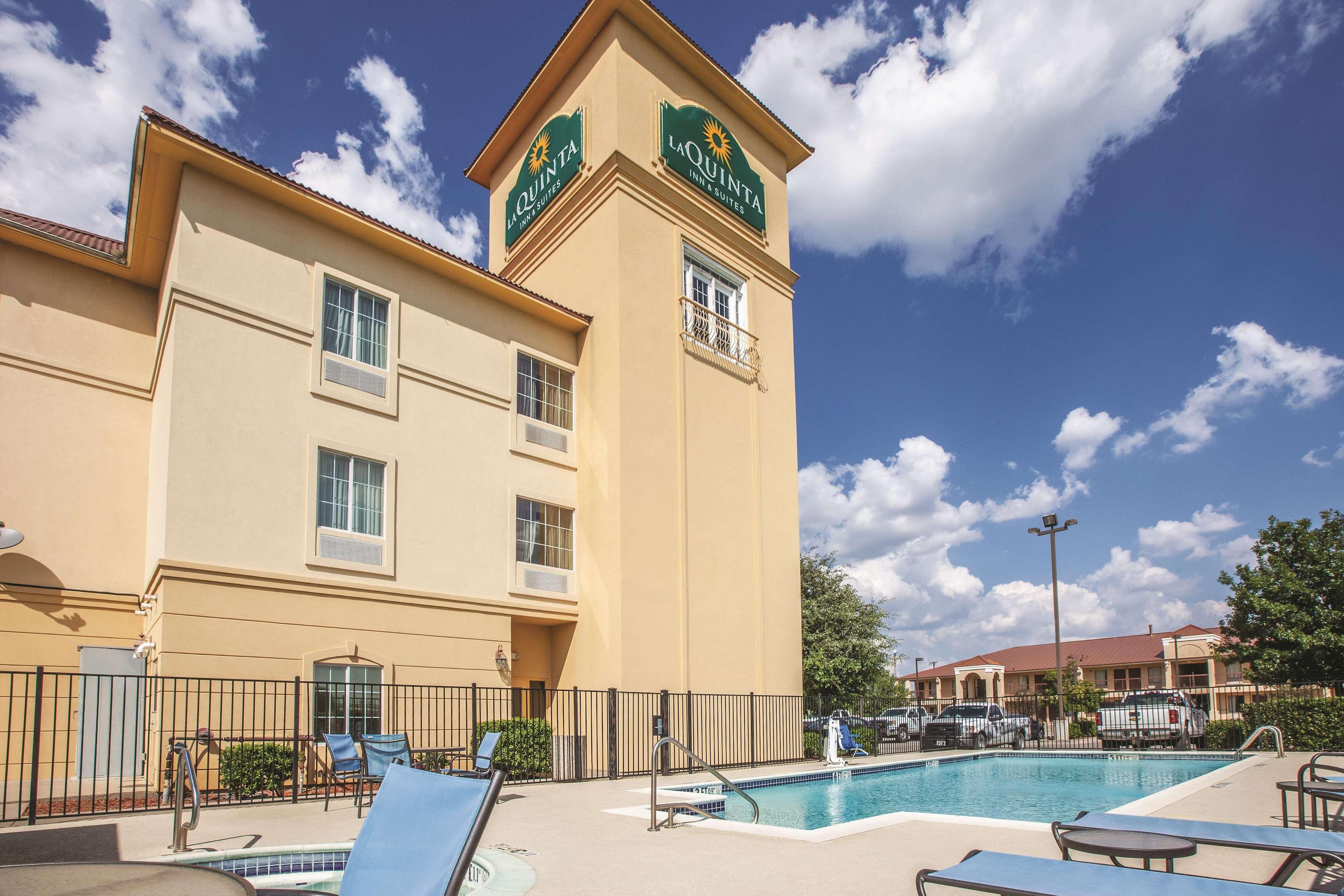 La Quinta By Wyndham Hillsboro Hotel Exterior foto